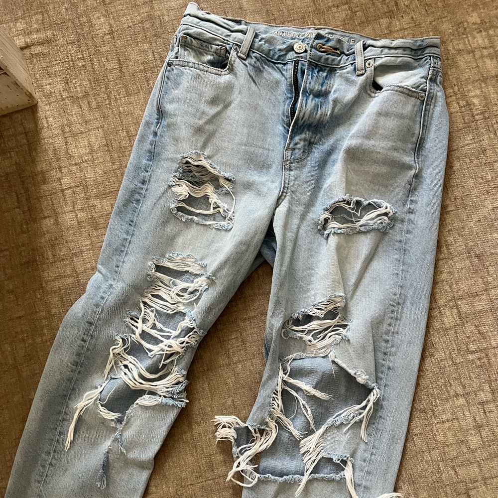 AE boyfriend distressed jeans size 4 X-short for more of a cropped look